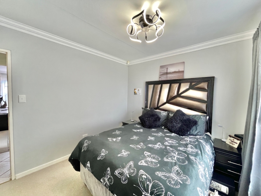 5 Bedroom Property for Sale in Dana Bay Western Cape